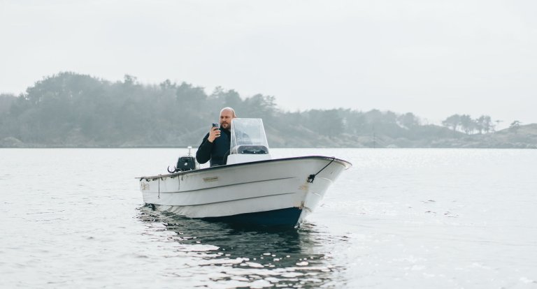 Sjølv om det er klokt å ha med seg telefonen når du skal på tur, bør du ikkje gjere avtalar som er avhengige av at mobilen din har dekning. 