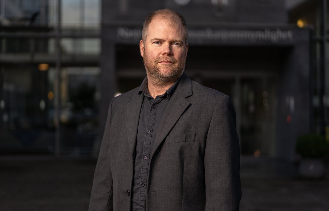 ÅTVARAR: Svindelekspert Johannes Vallesverd i Nasjonal kommunikasjonsmyndigheit (Nkom) bed spesielt foreldre vere på vakt mot ein grov svindel- og utpressingsmetode som særleg råkar gutar ned i 10-årsalderen.