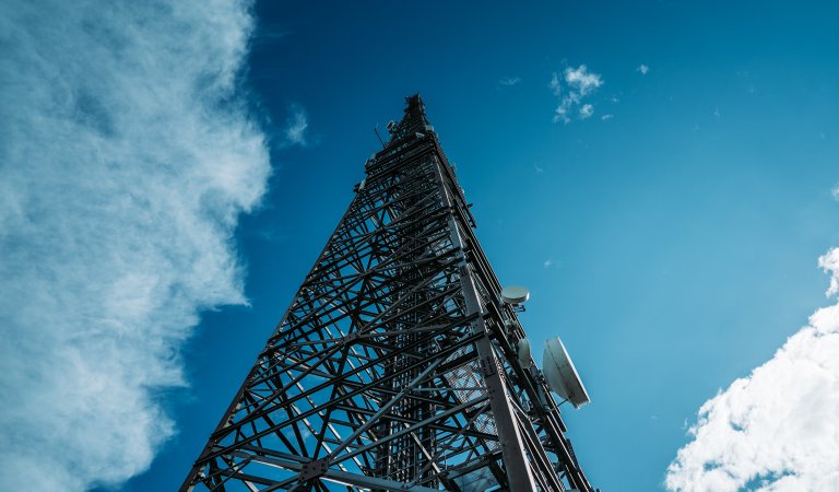 Illustrasjonsbilde toppen av en mobilmast